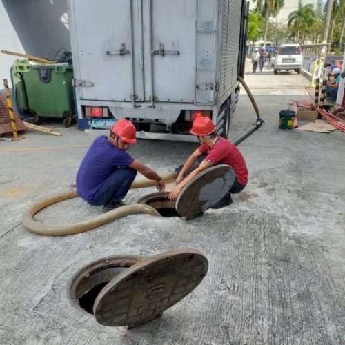 Professional septic tank siphoning service making sure of the efficient waste removal and system maintenance